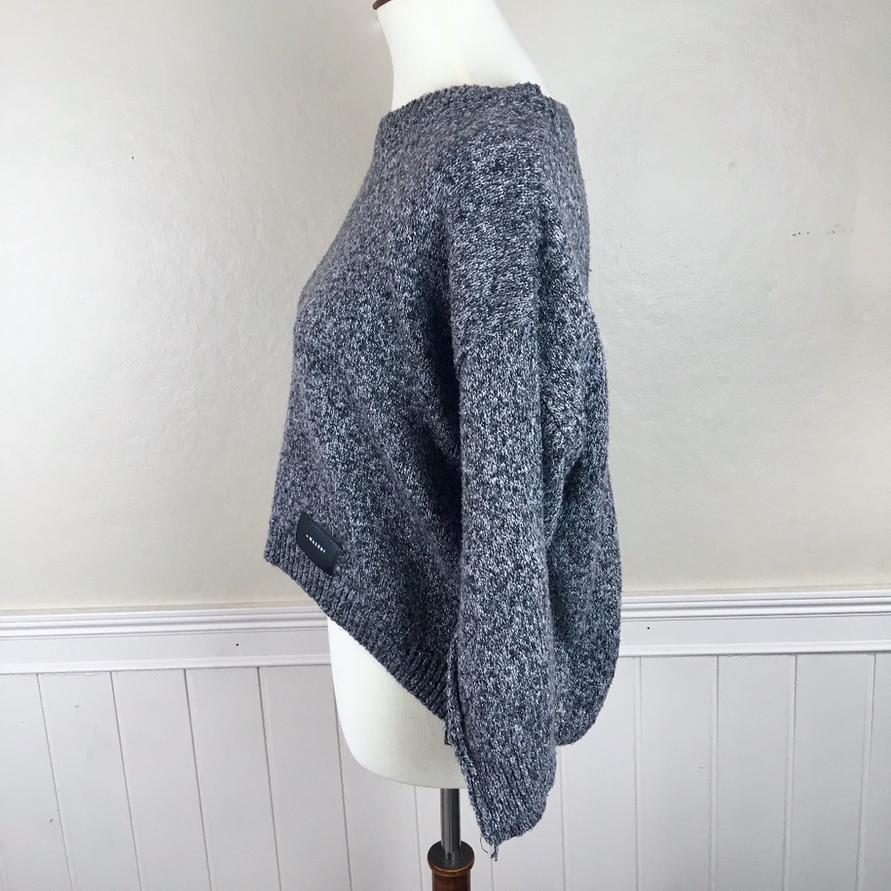 MACONF Gray Slouchy Crop Sweater Size Medium